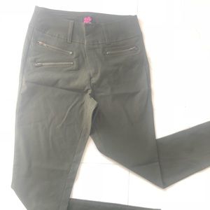 2 B Bebe Stretch pants